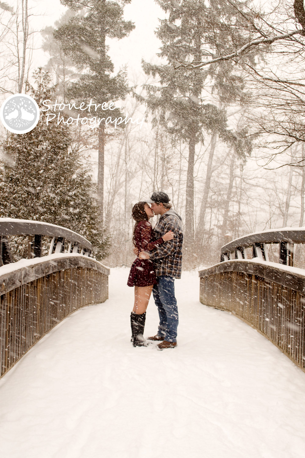 Kyla and Curtis | Christmas Mini Session ?